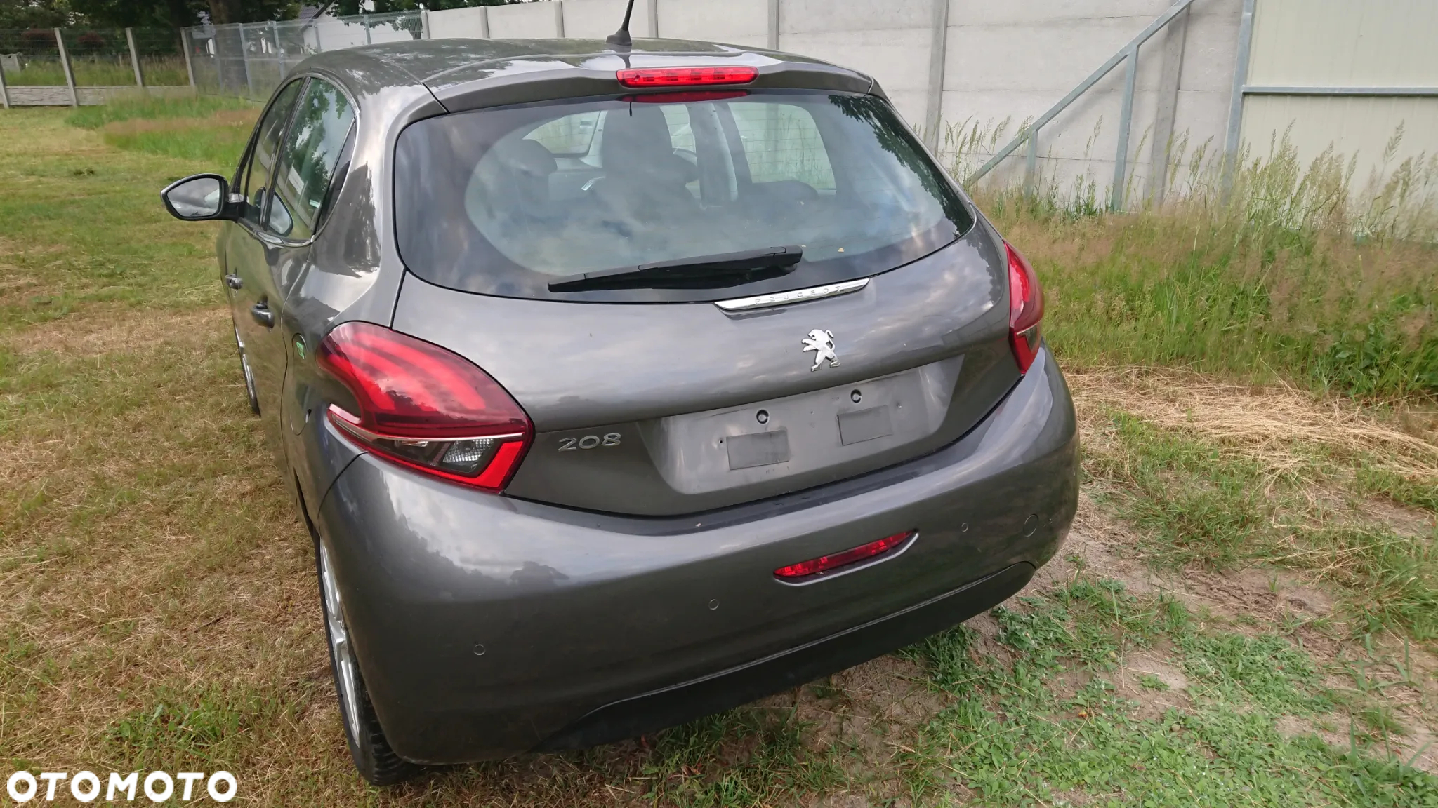 Peugeot 208 - 15