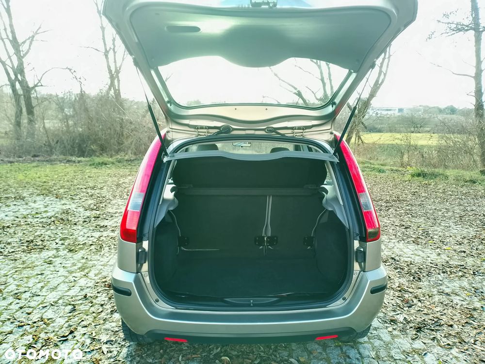 Ford Fusion 1.4 + - 21