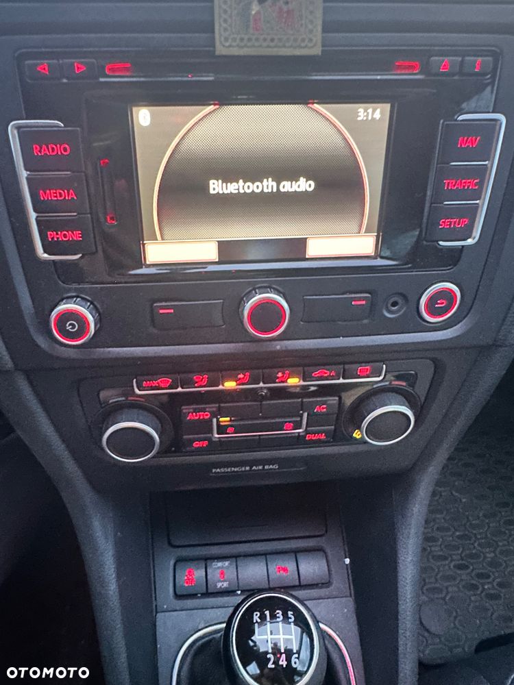 Volkswagen Golf 2.0 TDI Highline - 22