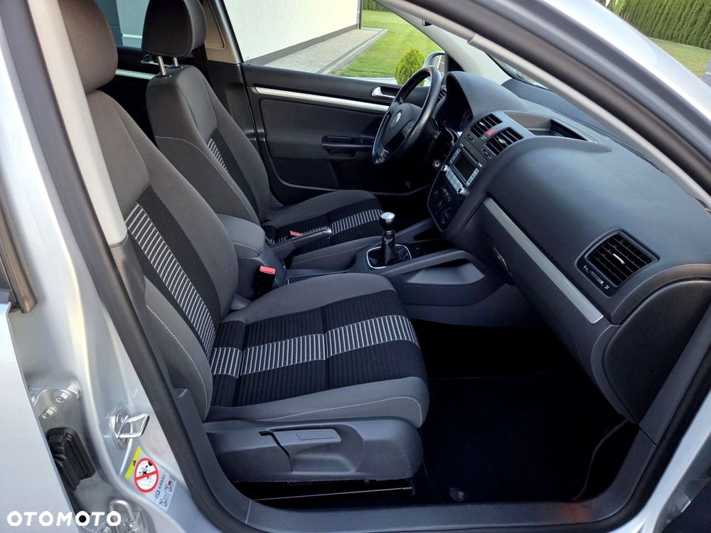 Volkswagen Golf - 17
