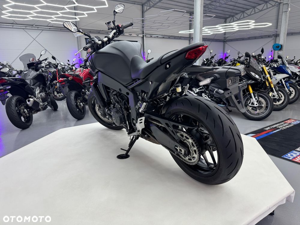Yamaha MT - 8