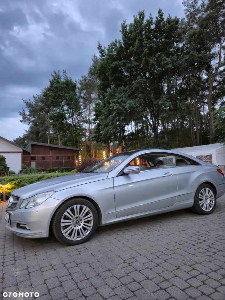 Mercedes-Benz Klasa E 350 CGI BlueEffICIENCY - 23