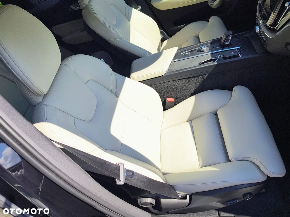 Volvo XC 60 B5 B AWD Momentum - 15