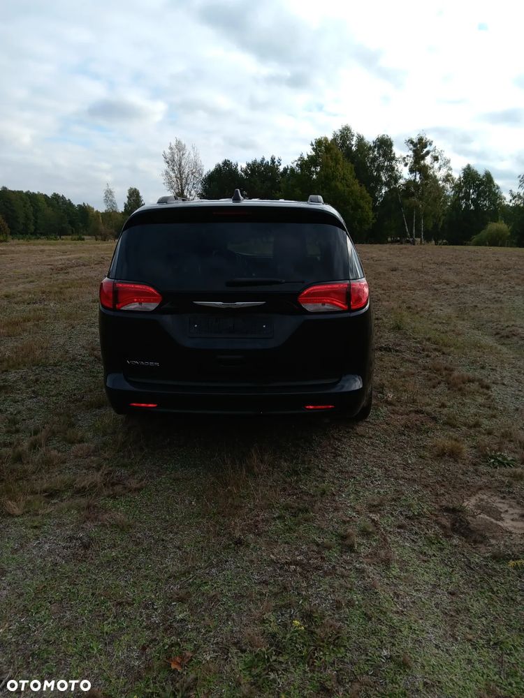 Chrysler Pacifica - 5