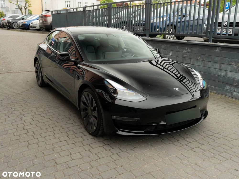 Tesla Model 3 - 1