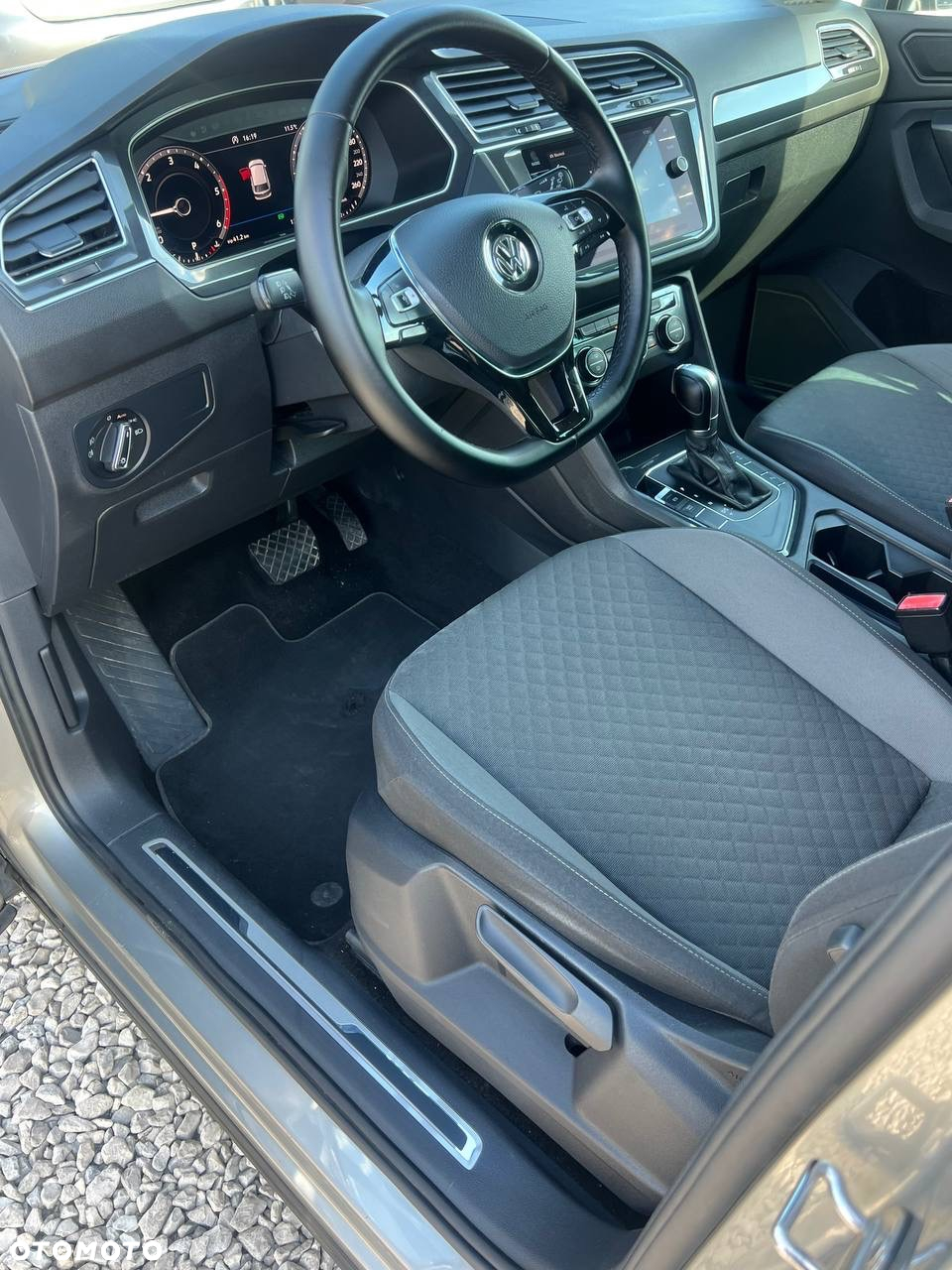 Volkswagen Tiguan 2.0 TDI SCR 4Mot R-Line DSG - 9