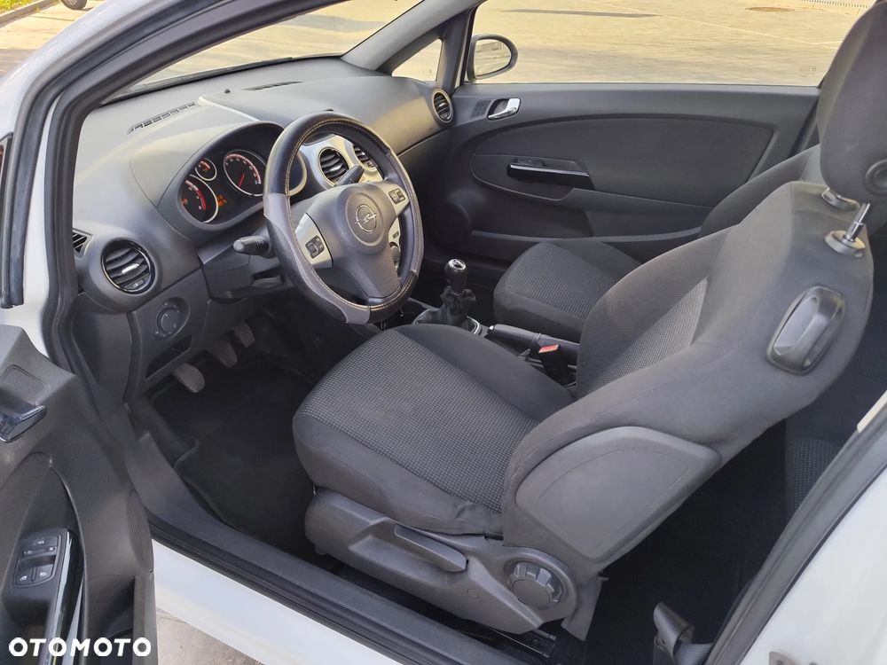 Opel Corsa 1.2 16V Cosmo - 7