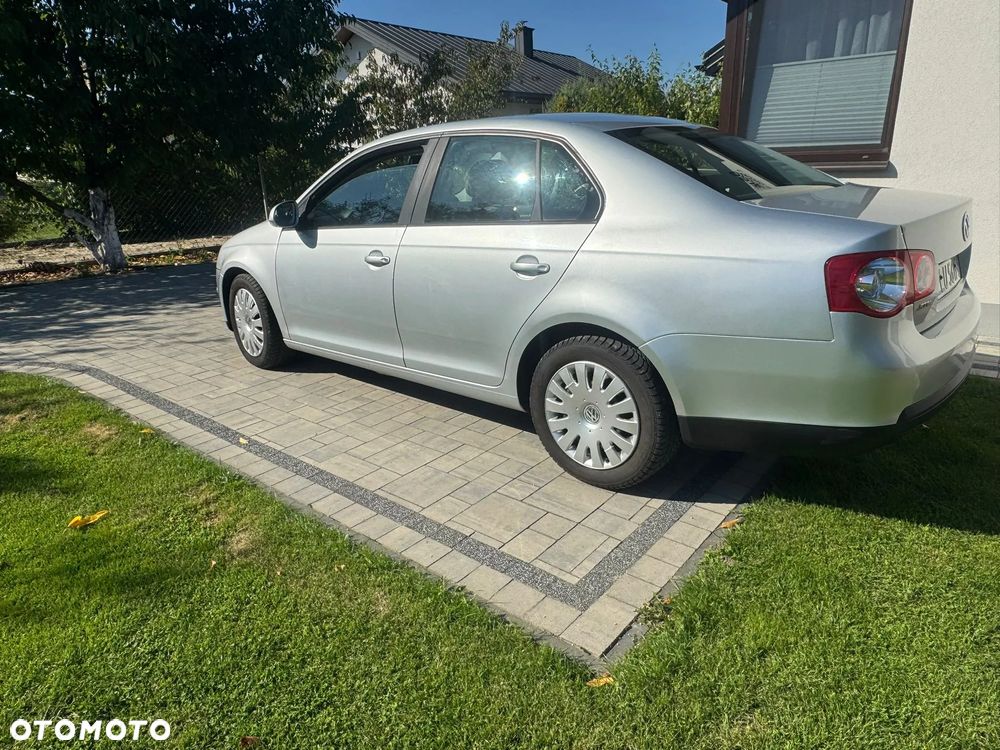 Volkswagen Jetta 1.9 TDI Trendline - 3