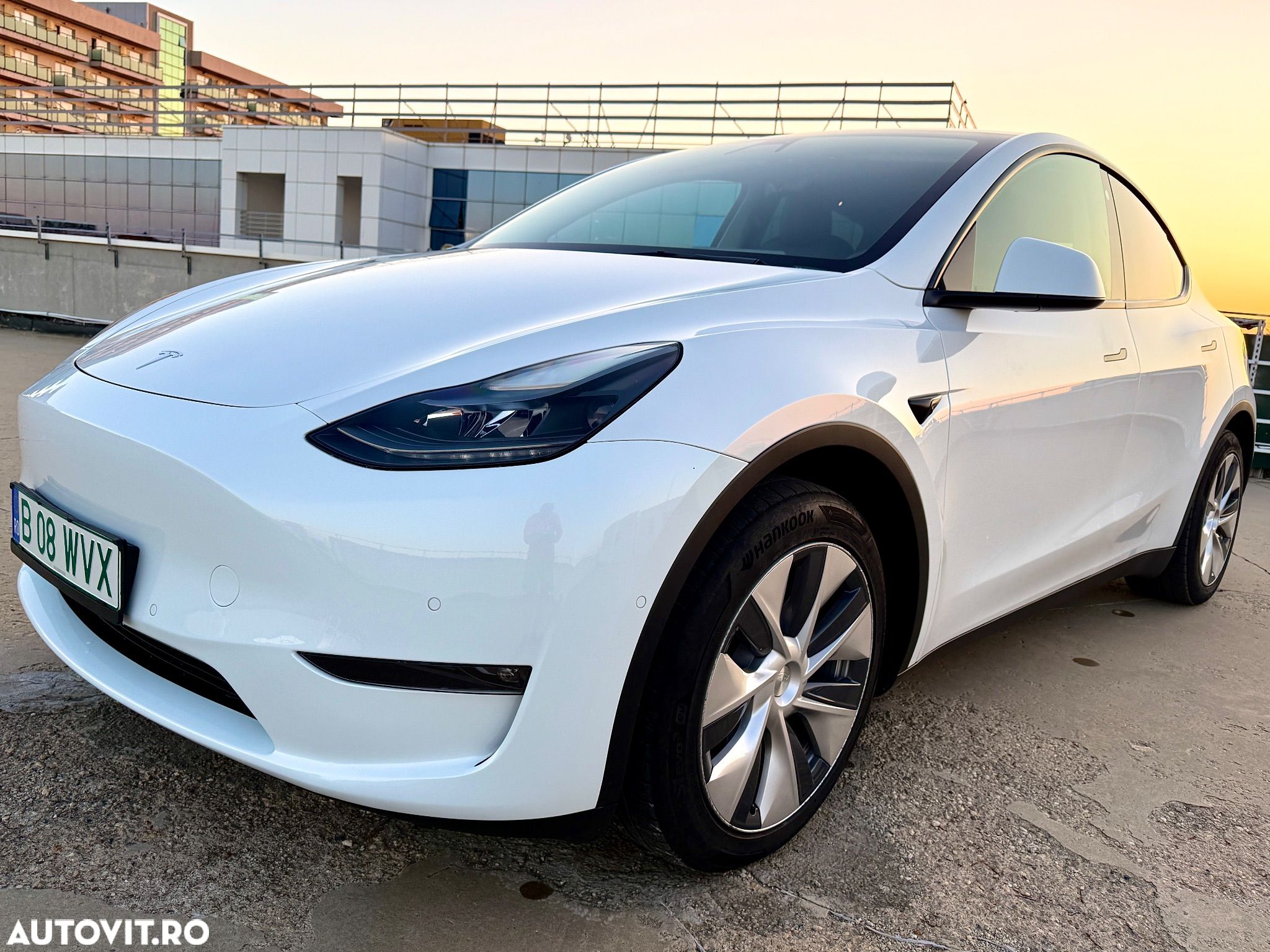 Tesla Model Y Long Range Dual Motor AWD - 1
