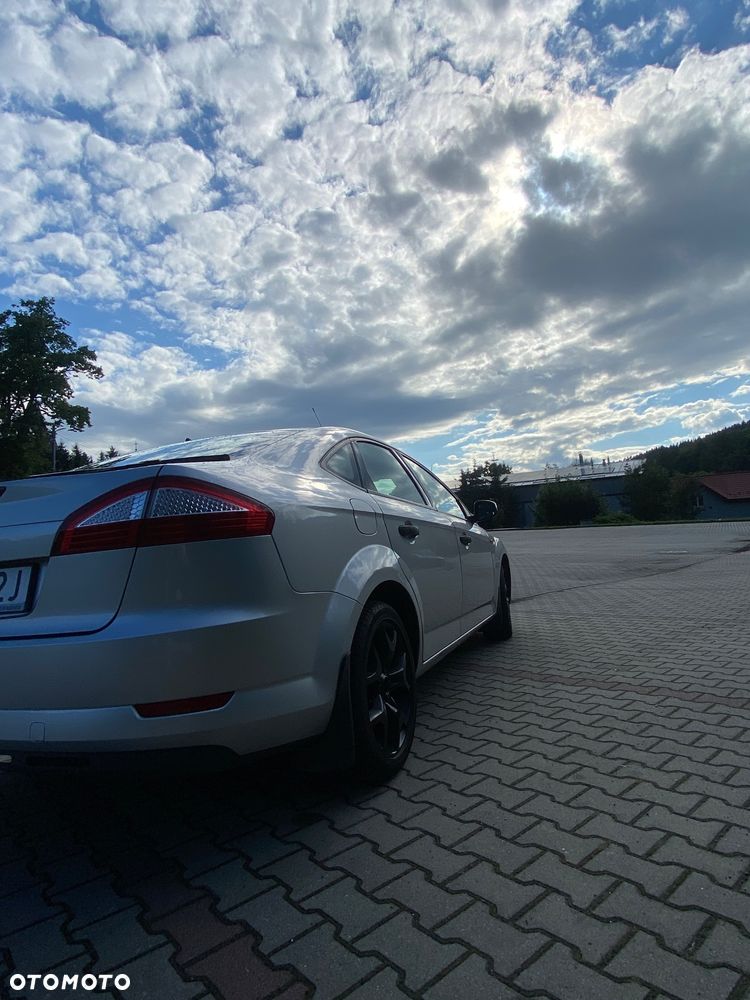 Ford Mondeo 2.0 Ghia - 5