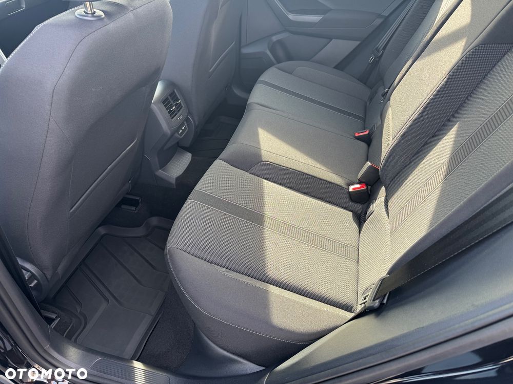 Volkswagen T-Roc - 12