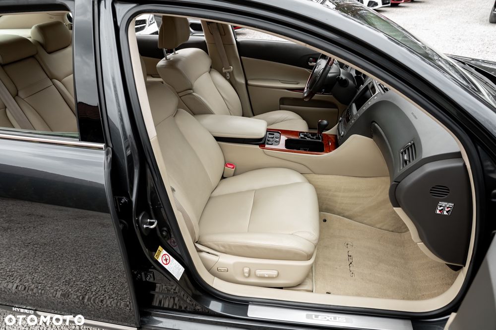 Lexus GS 450h - 24