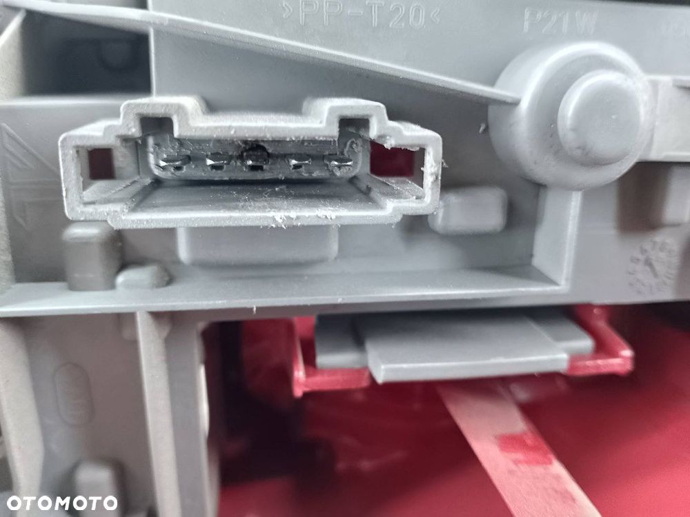 LAMPA TYLNA LEWA VW GOLF V 1K9945095D  1K9945111A KOMBI - 6