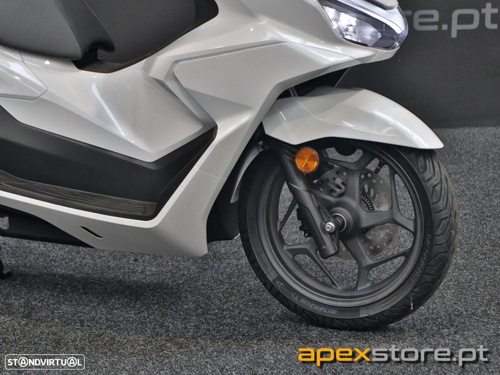 Honda PCX125 Versão DX - 2