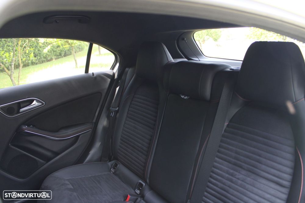 Mercedes-Benz A 180 CDI AMG Line - 13
