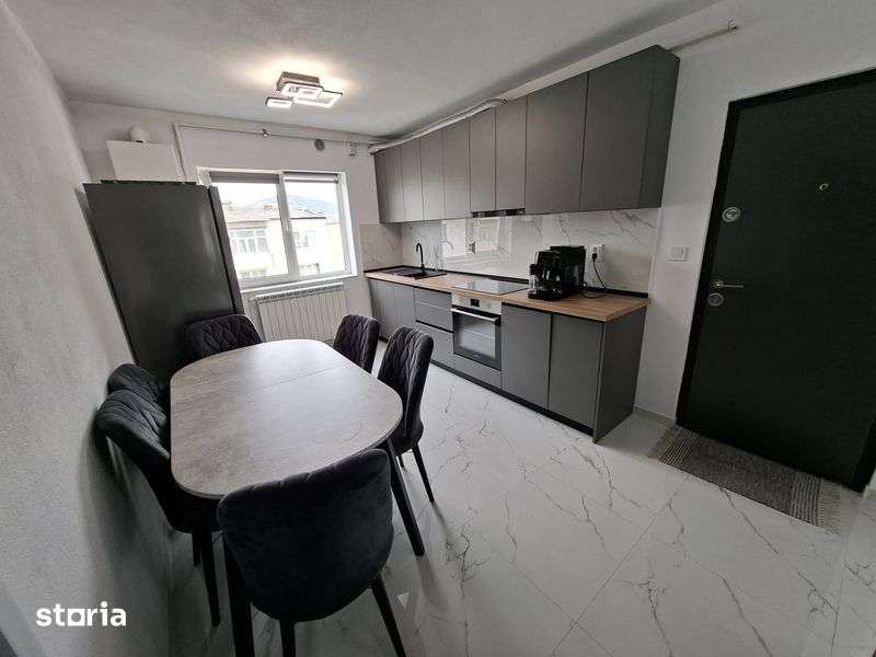 Vand apartament cu doua camere complet renovat — fotografia 3