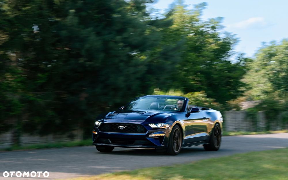 Ford Mustang Cabrio 2.3 Eco Boost - 4