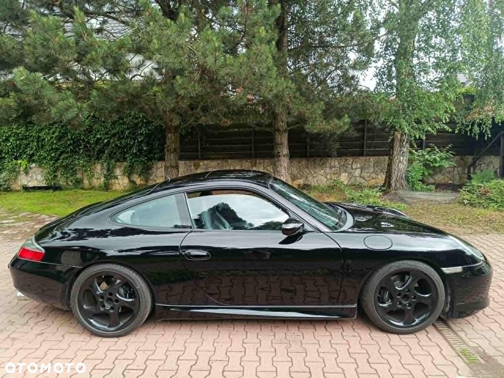 Porsche 911 Carrera - 10