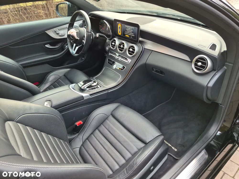 Mercedes-Benz Klasa C 300 4Matic 9G-TRONIC - 8