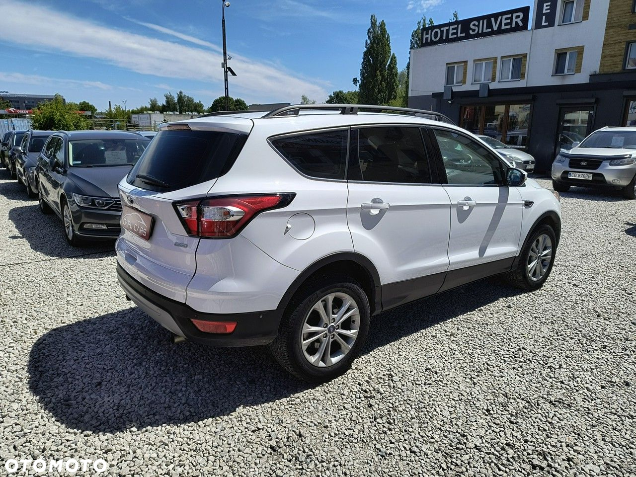 Ford Kuga 1.5 EcoBoost 2x4 Titanium - 5
