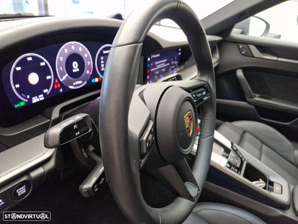 Porsche 911 (992) Carrera - 23