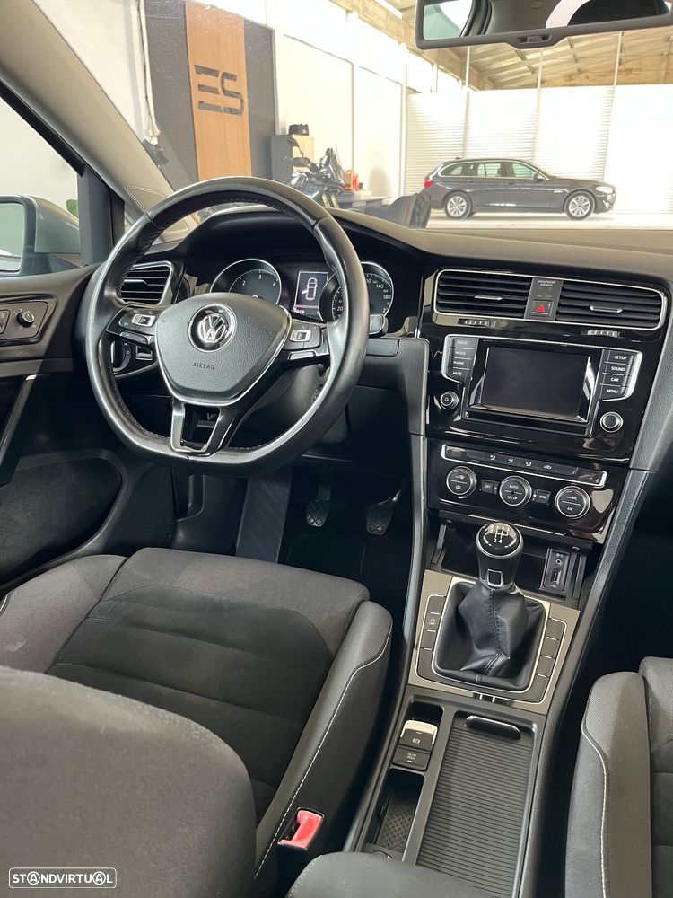 VW Golf 1.6 TDi DPF Highline - 8