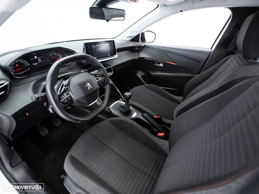 Peugeot 208 - 7