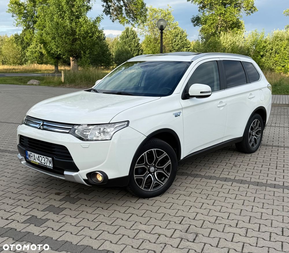 Mitsubishi Outlander 2.0 4WD Top - 4