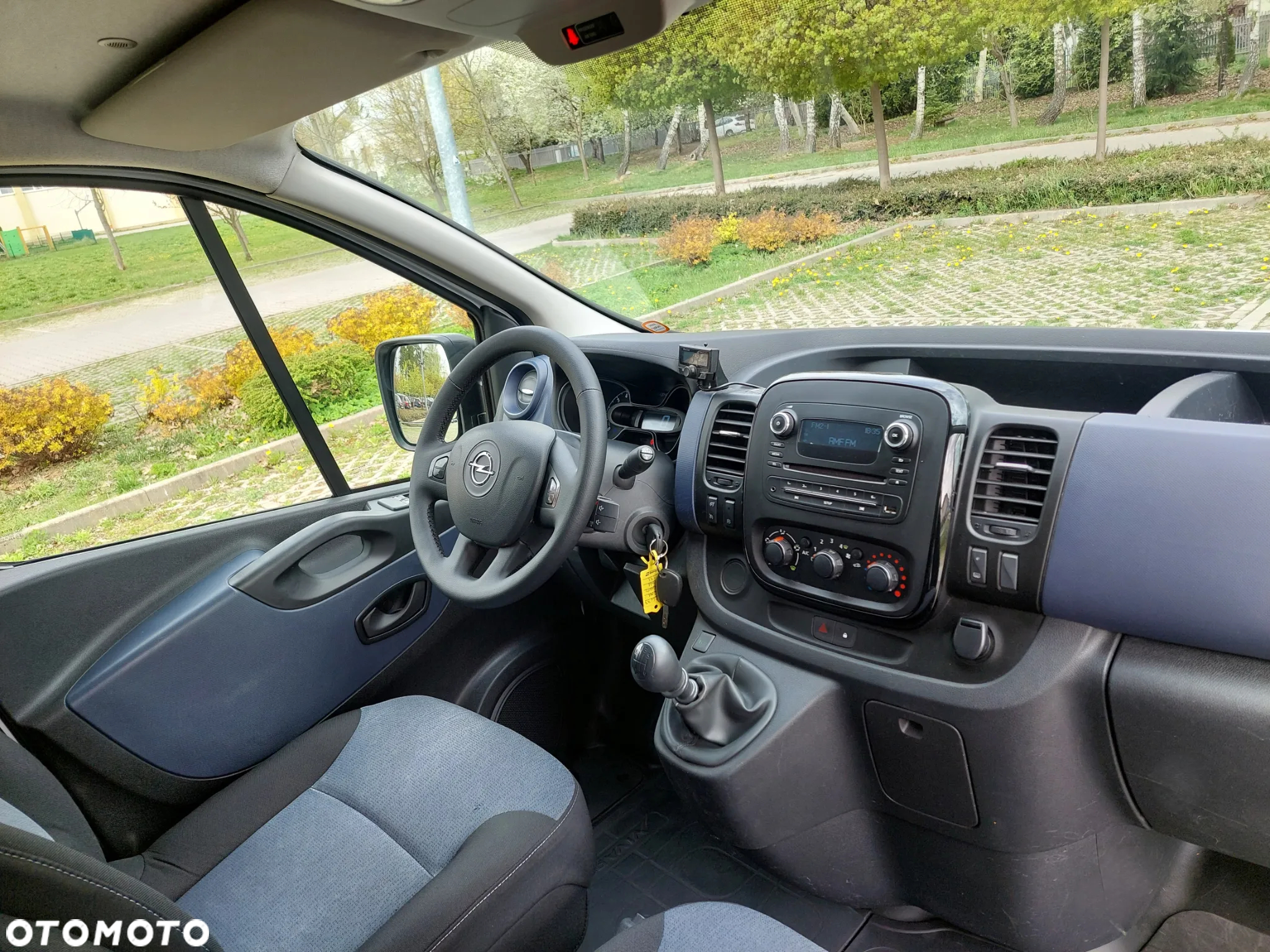 Renault Trafic - 25