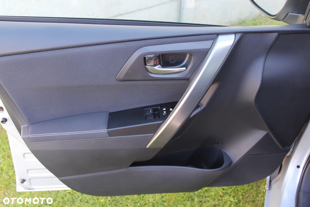 Toyota Auris 2.0 D-4D Comfort - 21