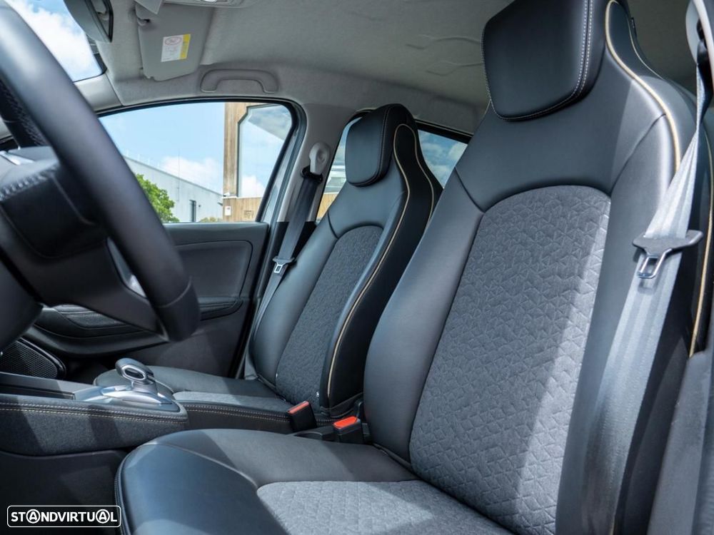 Renault Zoe (c/ Bateria) EV50 135hp Iconic - 24