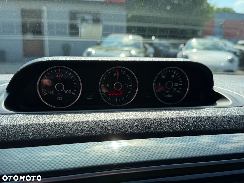 Volkswagen New Beetle - 24
