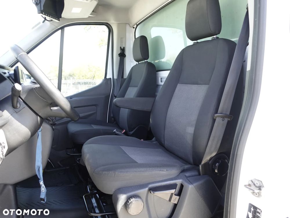 Ford Transit - Kontener z windą - 24