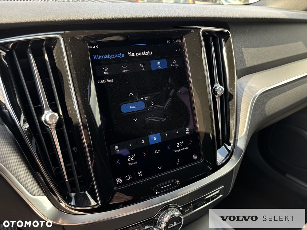 Volvo V60 Cross Country - 21