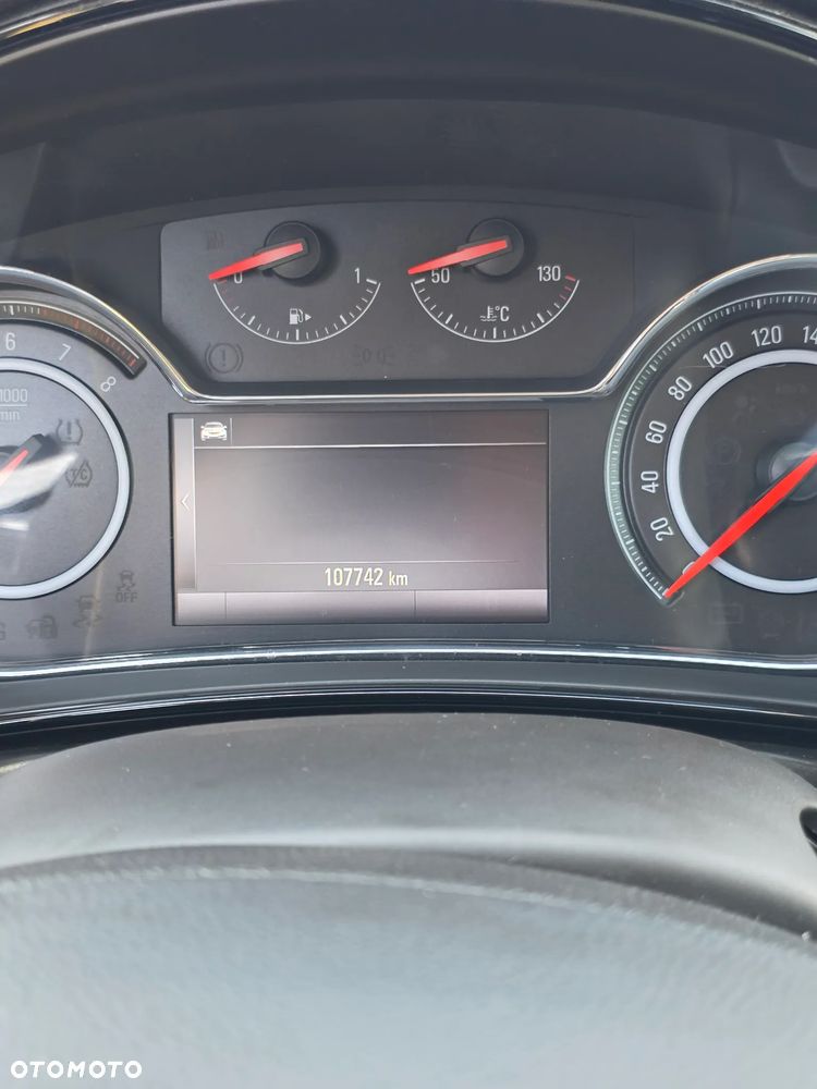 Opel Insignia - 8