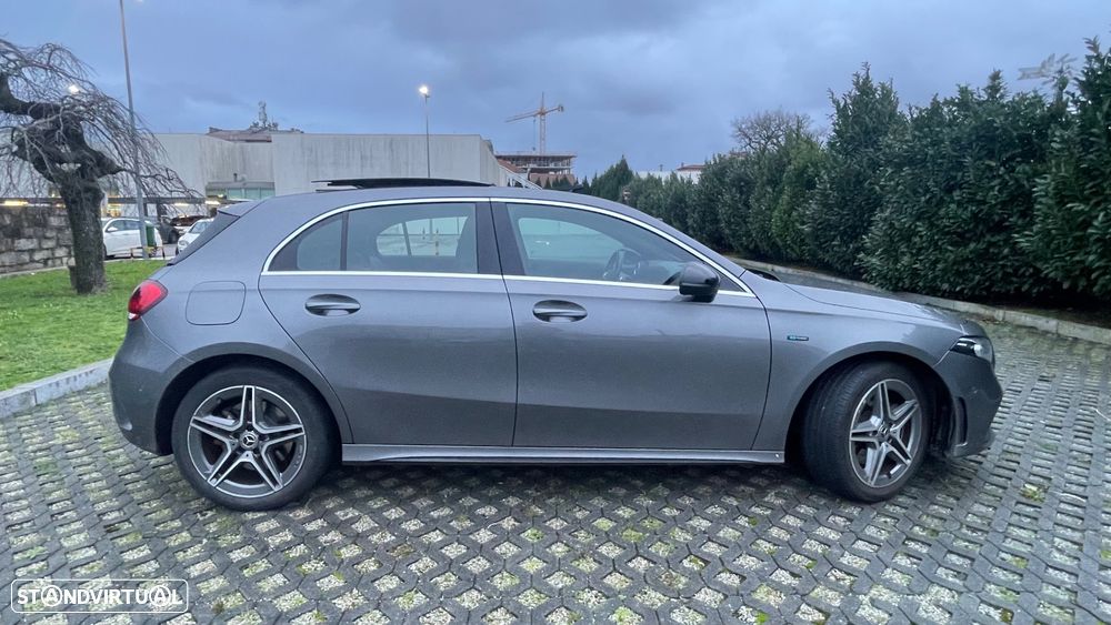 Mercedes-Benz A 250 e AMG Line - 4