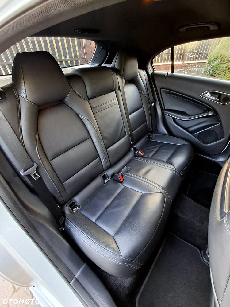 Mercedes-Benz Klasa A 200 7G-DCT - 12