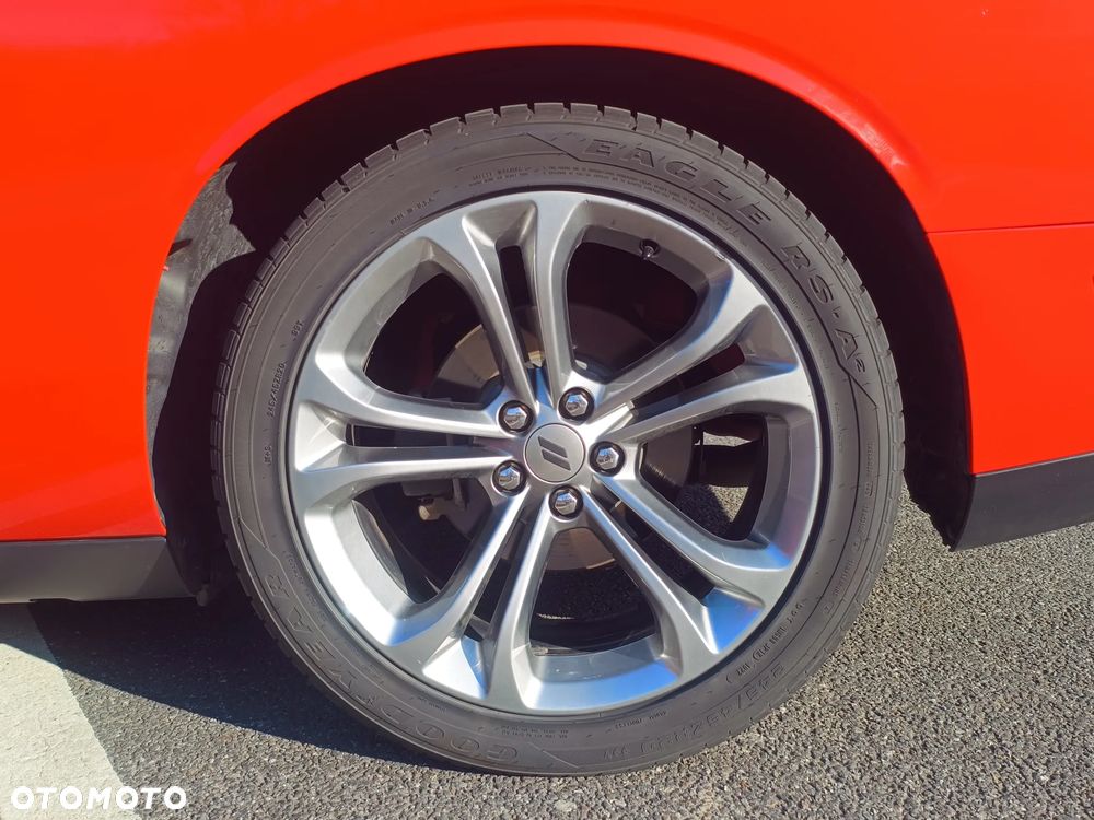 Dodge Challenger 5.7 R/T Shaker - 17