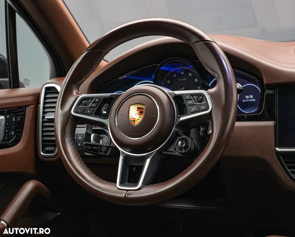 Porsche Cayenne - 18