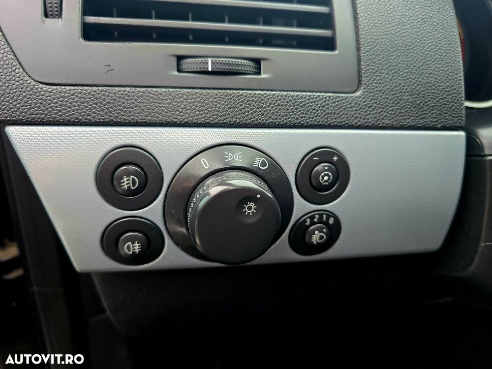 Opel Astra 1.9 CDTI DPF Edition - 11