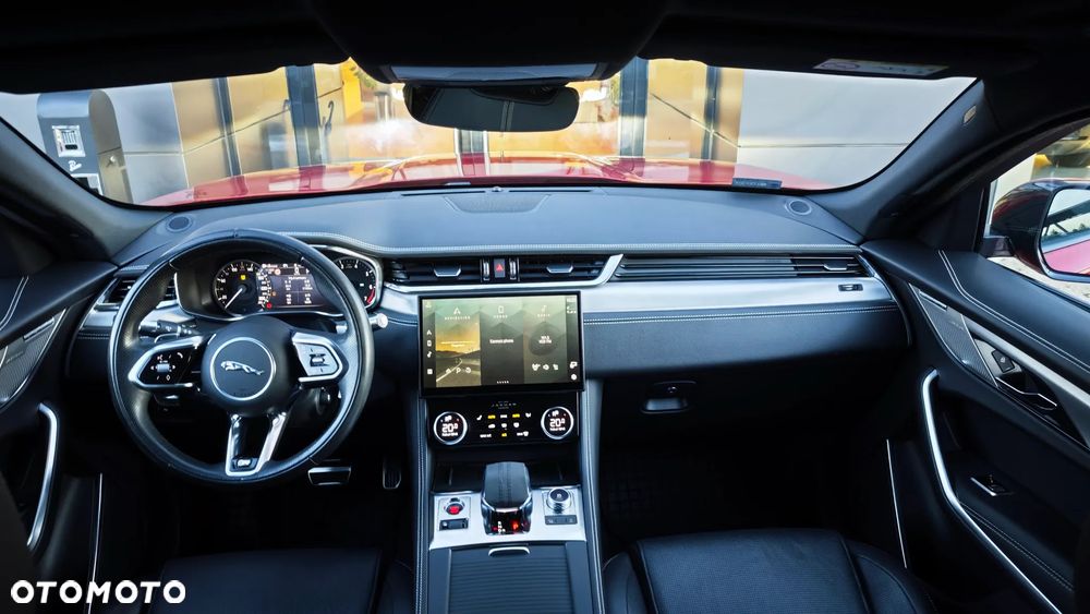 Jaguar F-Pace - 16