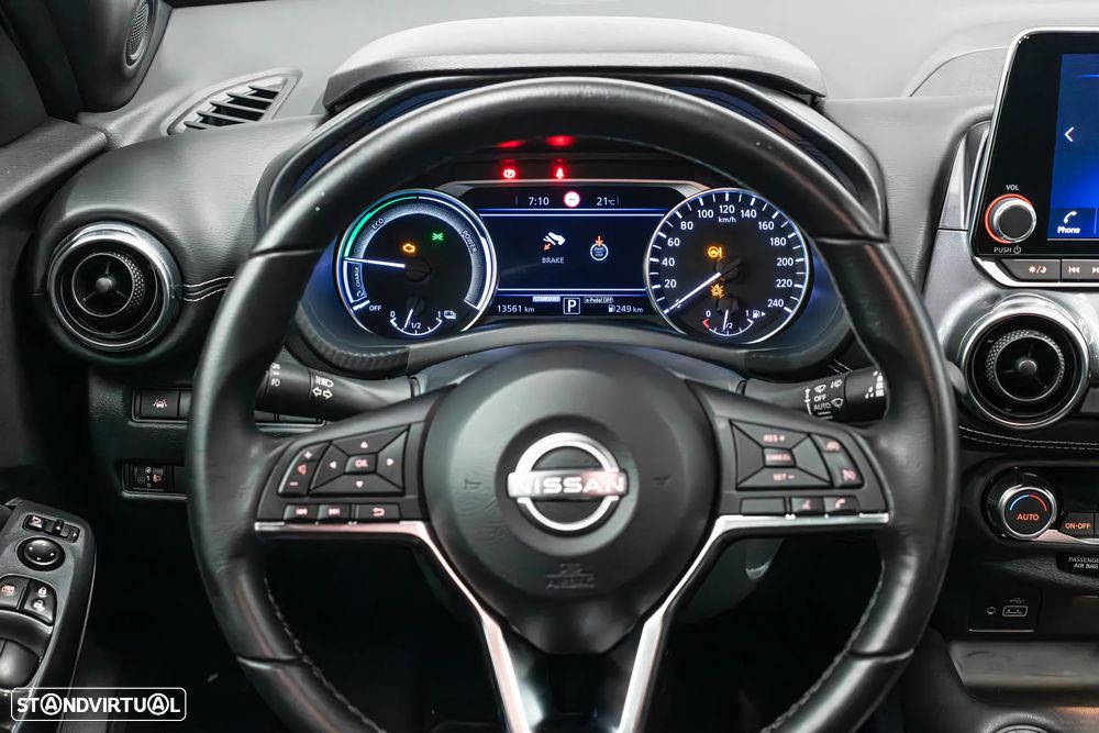 Nissan Juke 1.6 Hybrid N-Design Black - 16