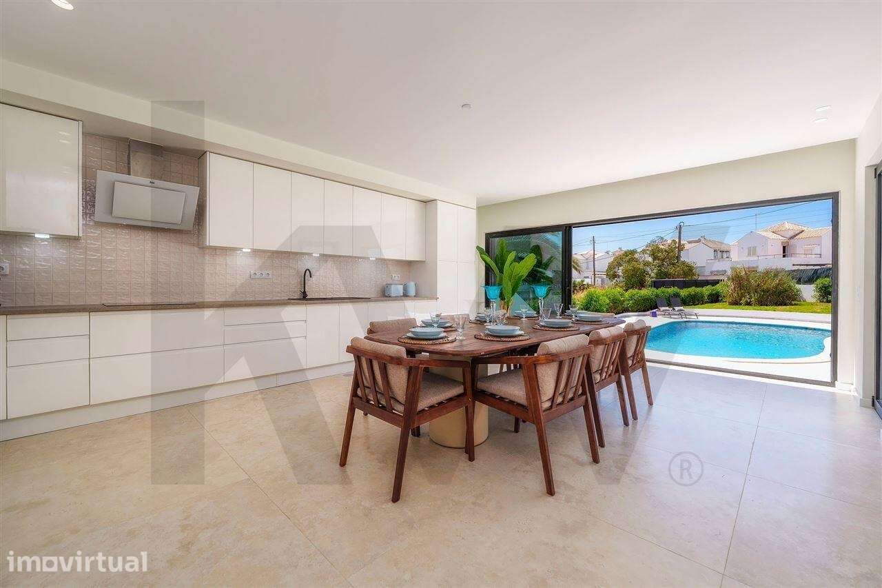 Moradia T4 Renovada na Galé com Vista Mar e Piscina - Grande imagem: 5/60