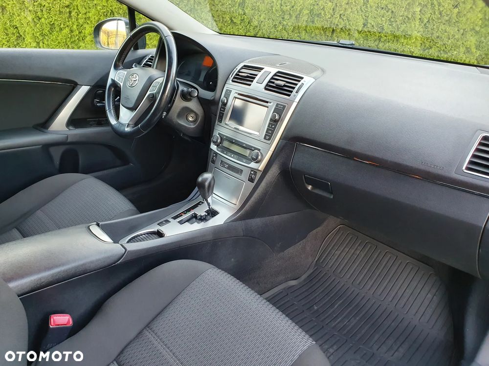 Toyota Avensis 1.8 Multidrive S Executive - 18