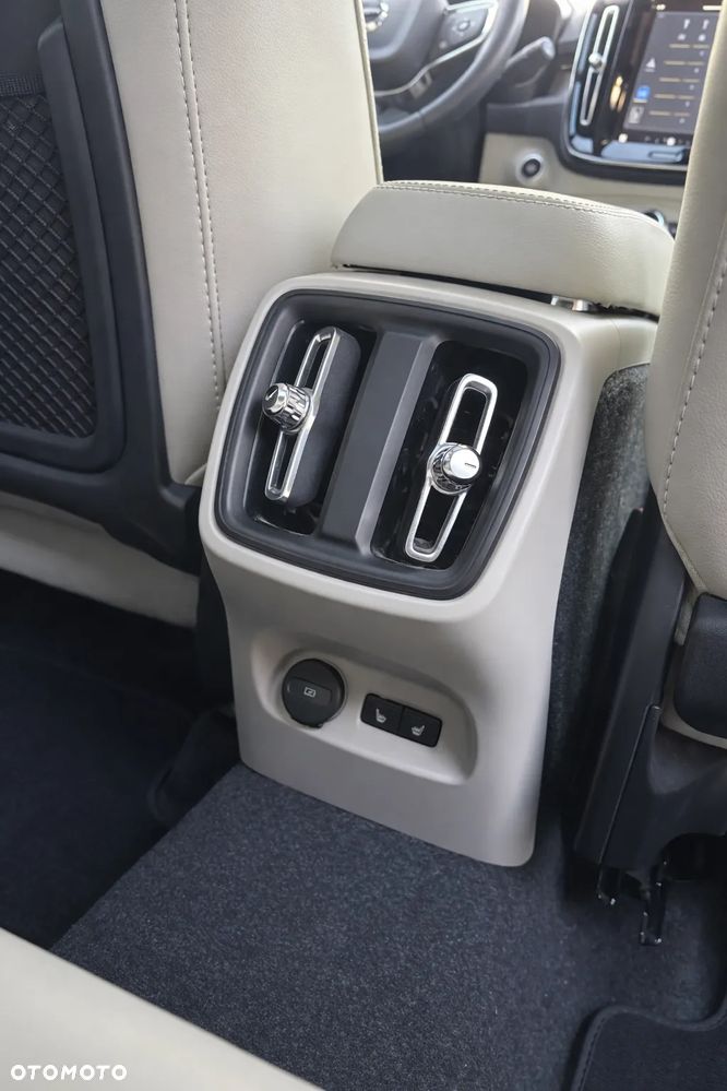 Volvo XC 40 B5 B AWD Ultimate Bright - 11
