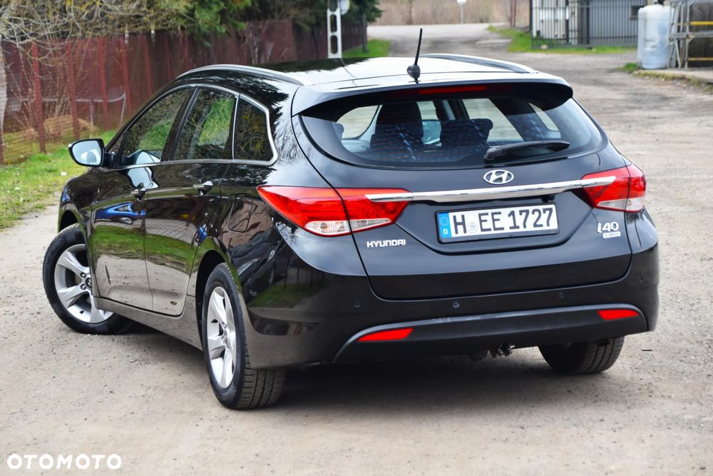 Hyundai i40 i40cw 1.7 CRDi Fifa World Cup Edition - 4