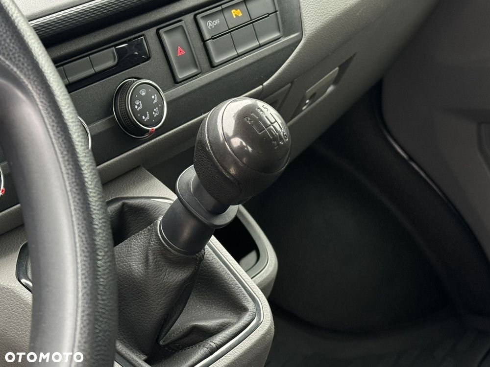 Volkswagen Transporter - 11