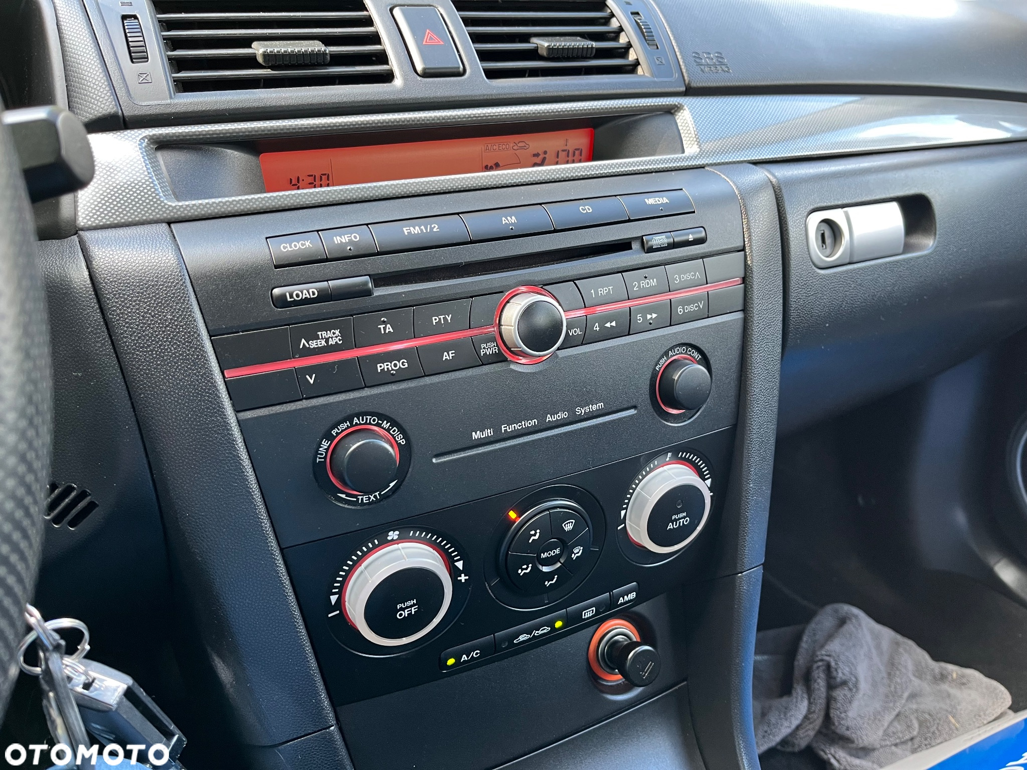 Mazda 3 2.0 Active + - 24