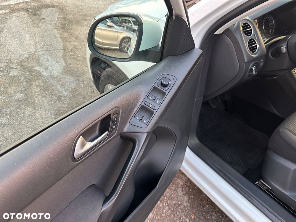Volkswagen Tiguan 2.0 TDI DPF BlueMotion Technology Trend & Fun - 10