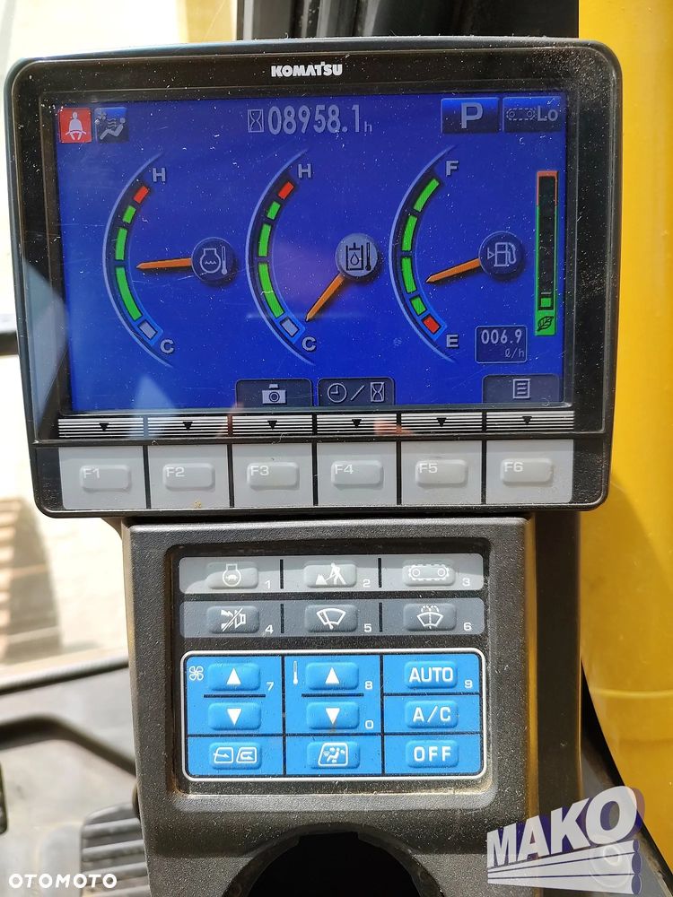Komatsu PC240LC-10 - 10